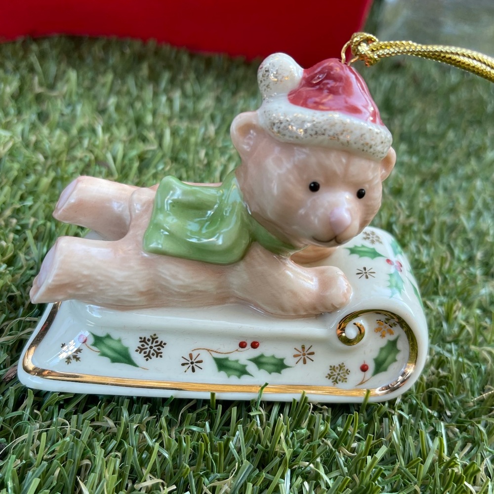LENOX SLEDDING BEAR CHRISTMAS ORNAMENT - Picture 5 of 8